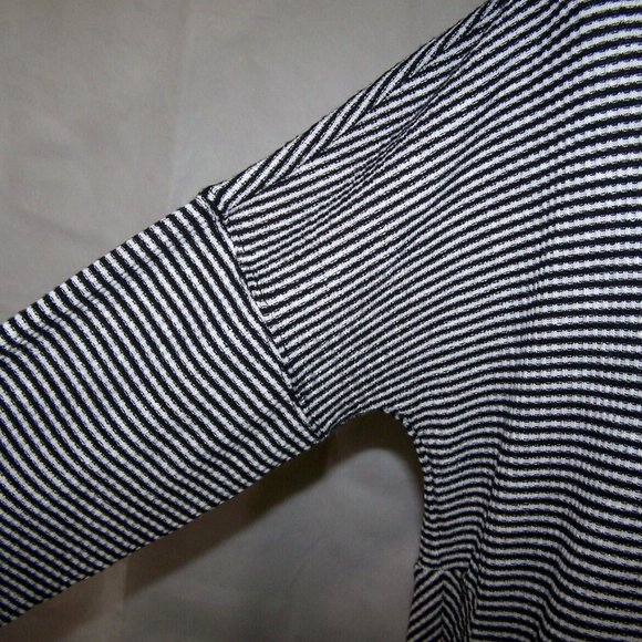 a.n.a A New Approach Shirt Top XL Stretch Black White Stripe Drop Shoulder Flowy - Picture 3 of 9